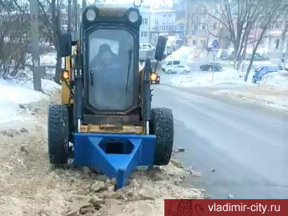 МКУ «ЦУГД» применяет во Владимире новое оборудование для зимней уборки