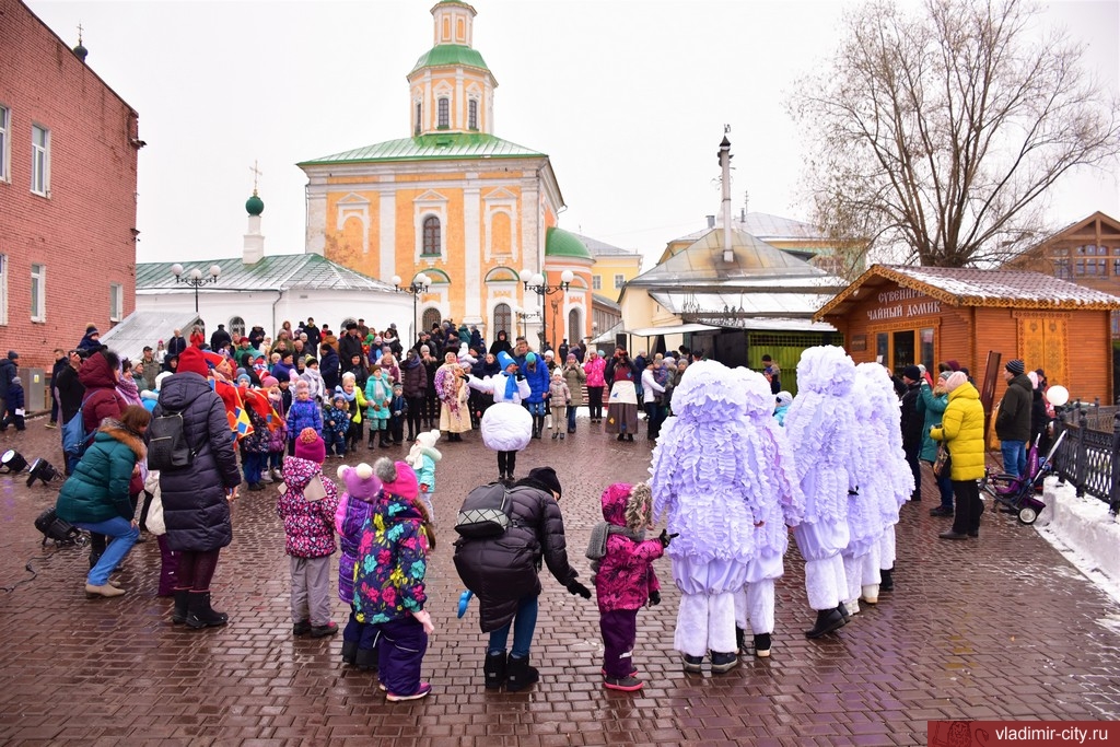 Встречаем 2019 год. День рождения Деда Мороза Встречаем 2019 год. День рождения Деда Мороза