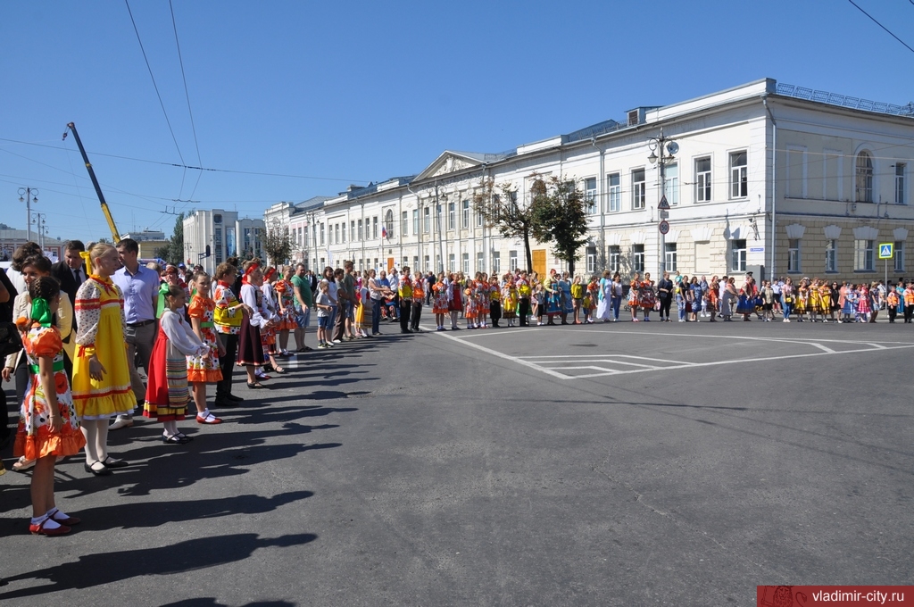 День города - 2018. "Большой хоровод" у Золотых ворот День города - 2018. "Большой хоровод" у Золотых ворот