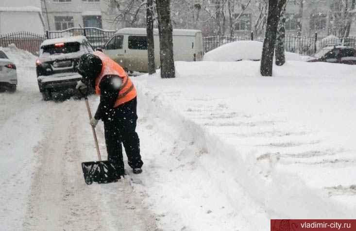 На уборке снега во Владимире задействовано около 70 единиц техники