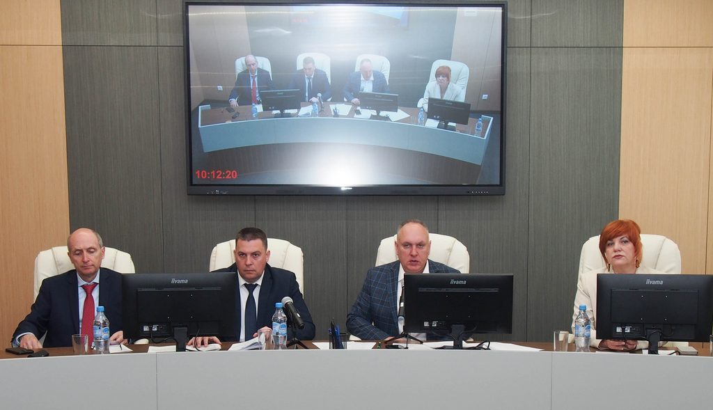 Депутаты горсовета поблагодарили Дмитрия Наумова за эффективную работу по привлечению средств в бюджет Владимира