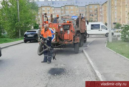 Во Владимире продолжается плановый ремонт локальных дорожных повреждений