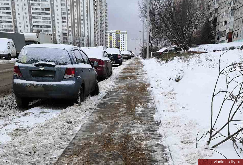 Снег во Владимире убирают  50 единиц техники и 69 рабочих ручной уборки