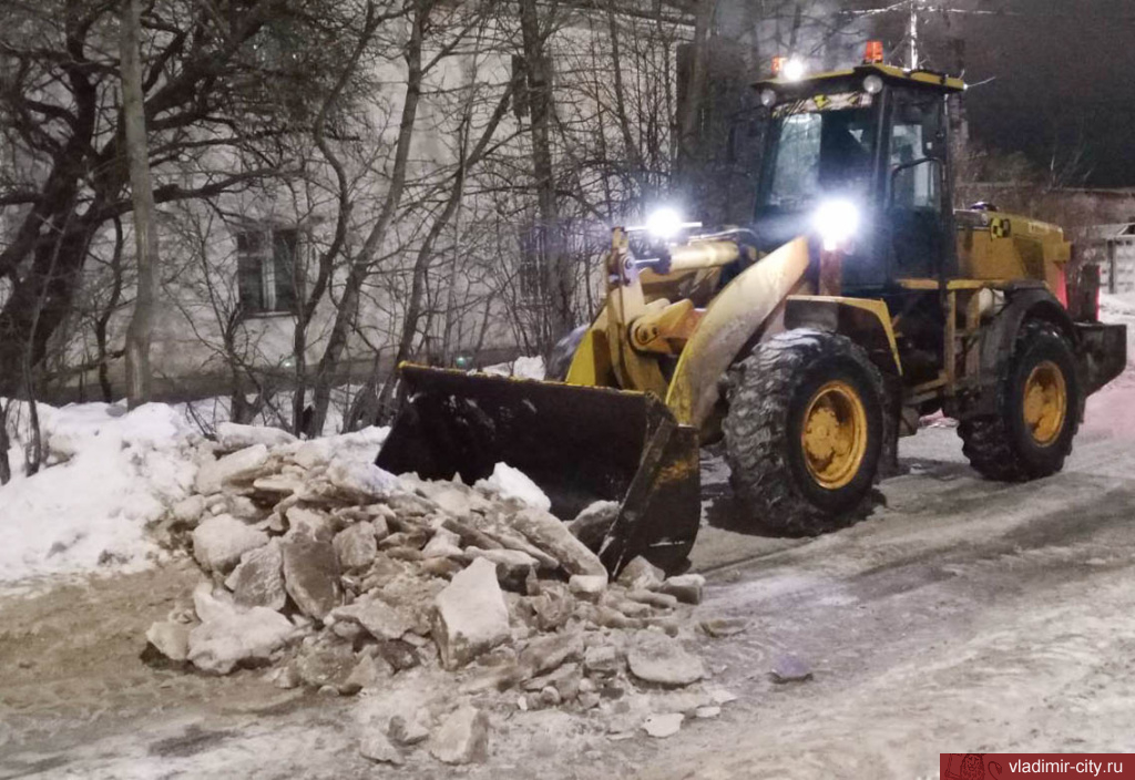 За сутки из Владимира вывезено более 2400 кубометров снега