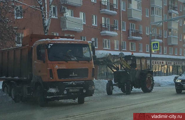 Снег с улиц Владимира убирают 71 единица техники и 56 рабочих