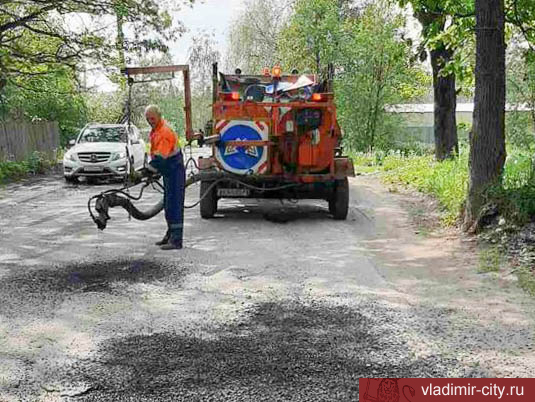 Во Владимире продолжается ремонт локальных дорожных повреждений