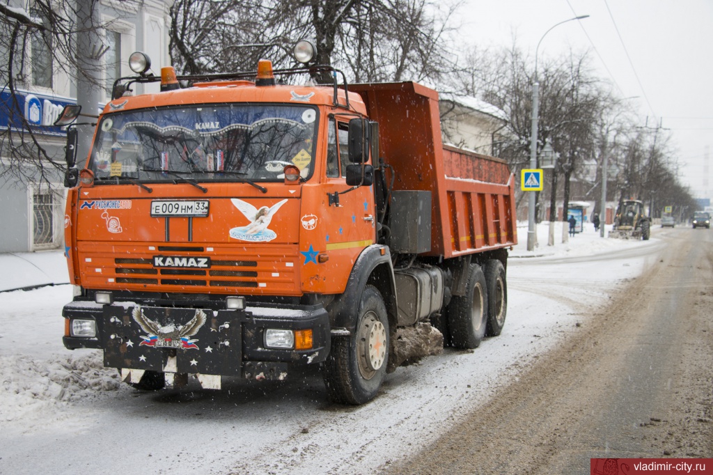 Мартовский снегопад: уборка Владимира в штатном режиме