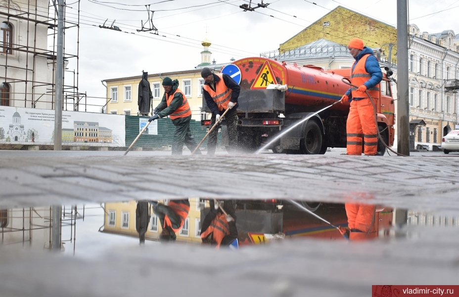 Во Владимире продолжается межсезонная очистка дорог 