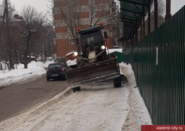 Работники муниципального «ЦУГД» вывезли из города свыше 1700 кубометров снега