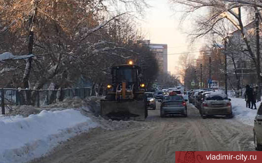 Снег с улиц Владимира убирают 71 единица техники и 56 рабочих