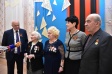 Андрей Шохин и Ольга Деева вручили ветеранам медали к 75-летию Победы Андрей Шохин и Ольга Деева вручили ветеранам медали к 75-летию Победы
