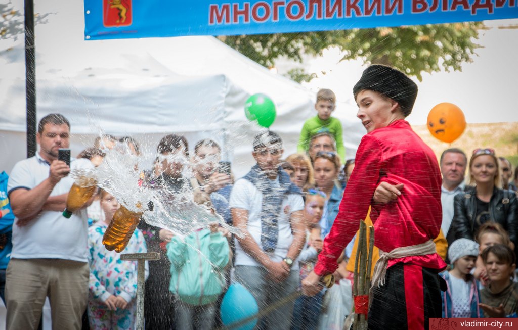 Лихой казацкий удалец Лихой казацкий удалец