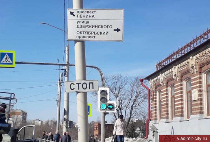 Уборка снега и мусора с улиц Владимира идет круглосуточно