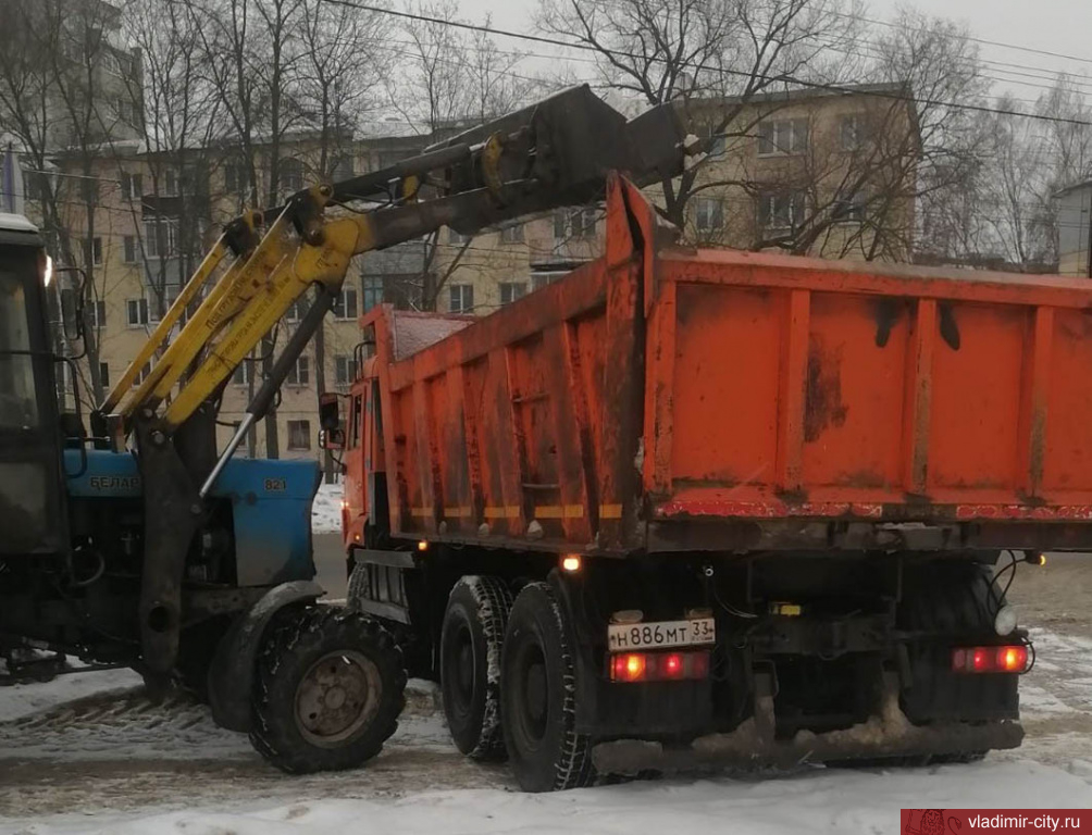 Работники муниципального «ЦУГД» вывезли из города свыше 1700 кубометров снега