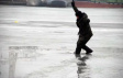 Правила безопасности при нахождении на льду водоемов Правила безопасности при нахождении на льду водоемов