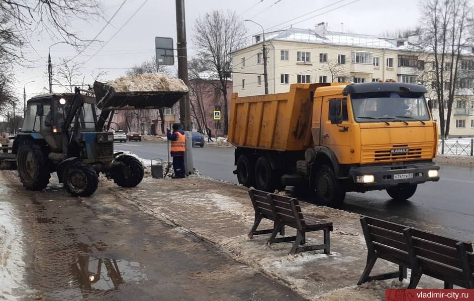 Снег во Владимире убирают 48 единиц техники и 72 рабочих ручной уборки