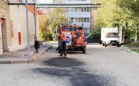 Муниципальный «ЦУГД» ежедневно устраняет локальные дорожные повреждения Муниципальный «ЦУГД» ежедневно устраняет локальные дорожные повреждения