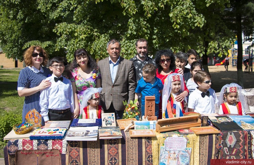 Выставка Владимирского городского отделения Владимирской региональной общественная организация «Армянский Национальный Союз»